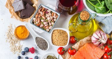 Alimentos recomendados para el colesterol alto: avena, legumbres, palta, aceite de oliva, frutos secos y pescado