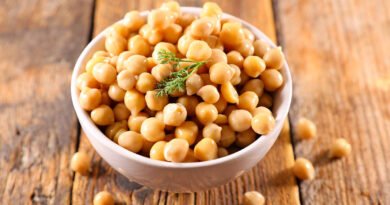 Bol de garbanzos con perejil fresco