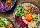 Bowls de desayuno saludable con frutas y cereales