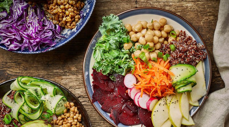 Bowls de desayuno saludable con frutas y cereales