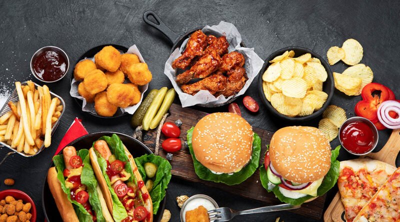 Comida basura: hamburguesas, papas fritas y frituras