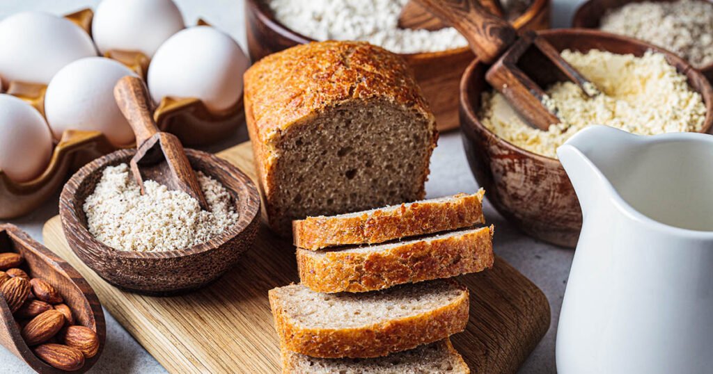 Pan keto bajo en carbohidratos elaborado con harina de almendras y huevos