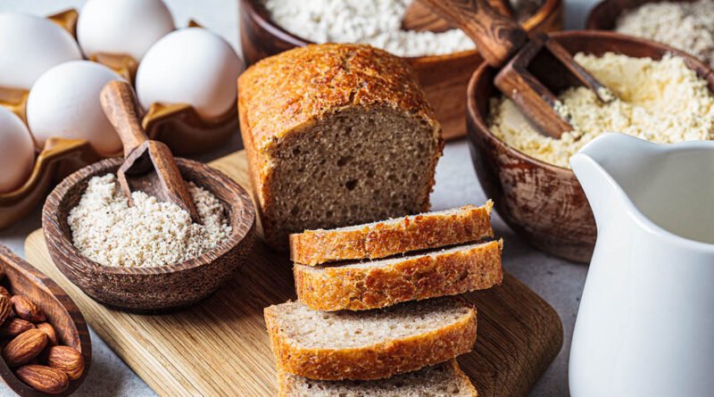 Pan keto bajo en carbohidratos elaborado con harina de almendras y huevos