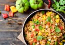 Salteado de arroz integral con vegetales en sartén
