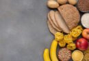 Alimentos con carbohidratos saludables: avena, legumbres, pan integral, frutas y cereales
